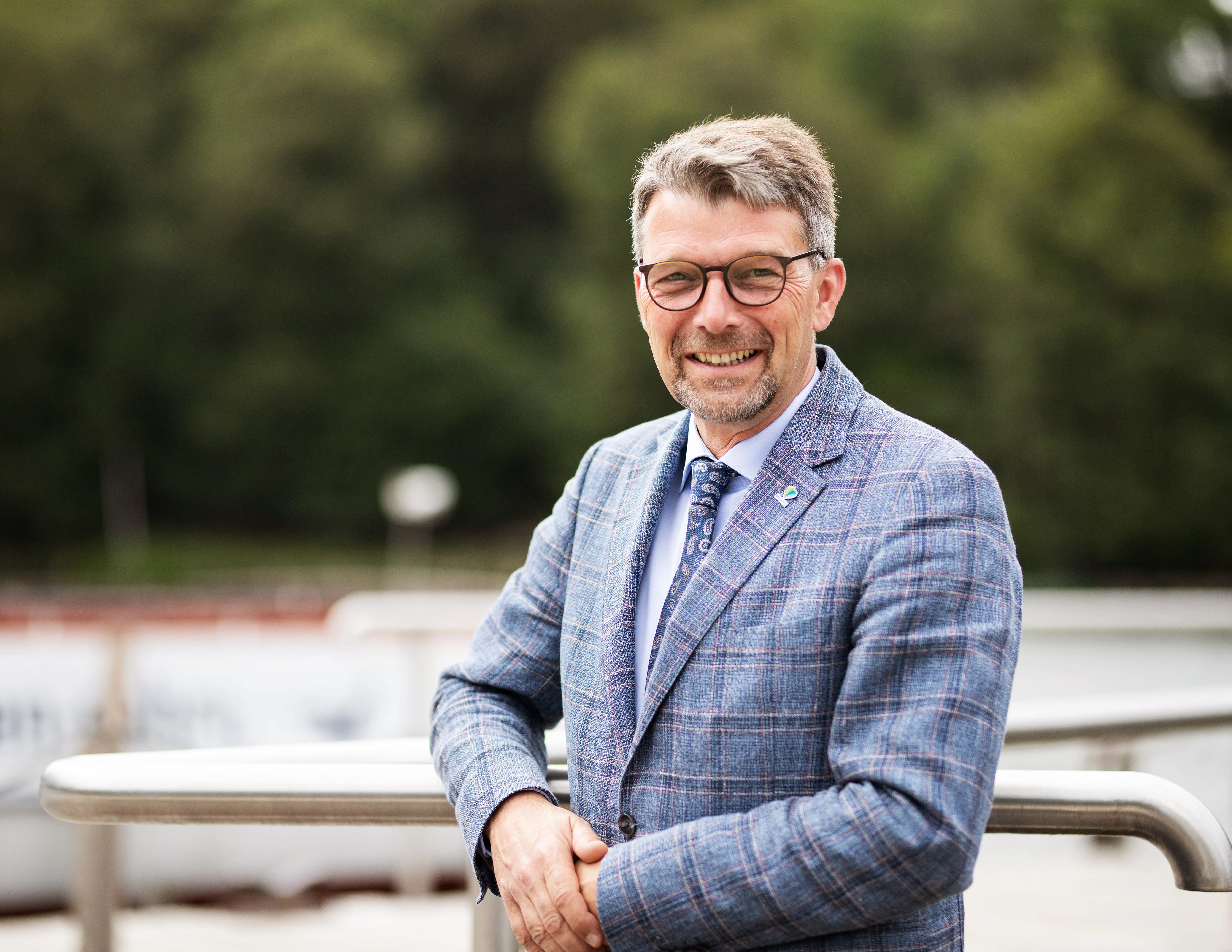 Bürgermeister Heiko Godow an der Diekseepromenade